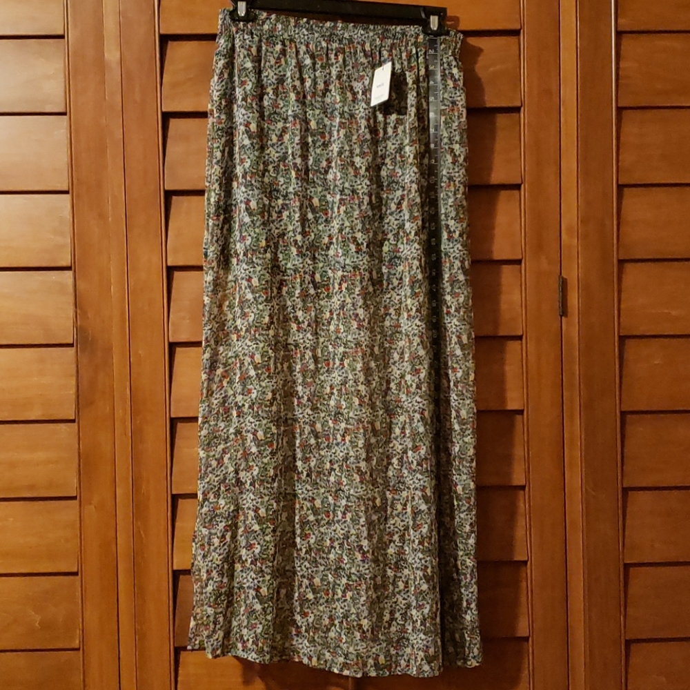 Long floor length pattern MNG maxi skirt